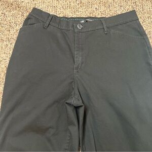 Lee Relaxed Fit 1889 Black Pants Women’s Size 10 Long Straight Leg Slash Pockets